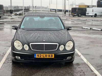 Mercedes E200