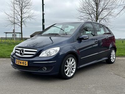 tweedehands Mercedes B150 * Airco * Leder * Dealer-Auto! *