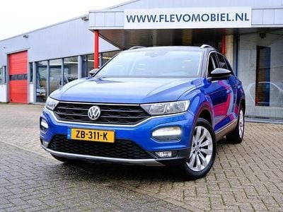 Blauw Gebruikt 2019 VW T-Roc Style SUV | € 15.850 (Eerlijke prijs)