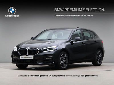 Zwart Occasion 2020 BMW 118 Executive Hatchback | € 20.950 (Eerlijke prijs)