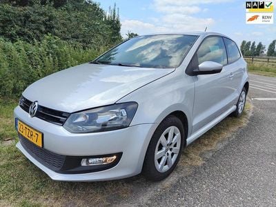 Grijs (metallic) Occasion 2012 VW Polo Comfortline Hatchback | € 4.500 (Eerlijke prijs)