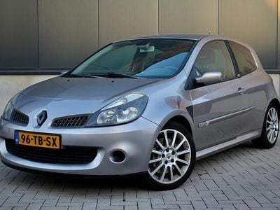 Grijs Gebruikt 2006 Renault Clio R.S. R.S. Hatchback | € 9.850