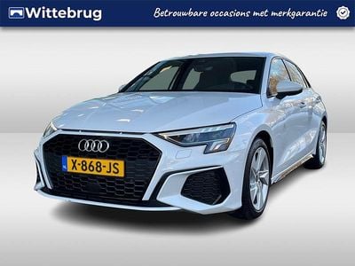 Wit (metallic) Gebruikt 2023 Audi A3 Sportback e-tron Design Hatchback | € 28.450 (Iets duurder)