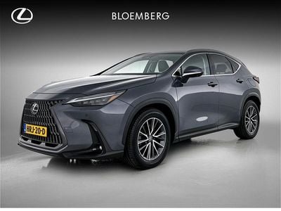 Grijs Occasion 2022 Lexus NX450h+ Launch Edition SUV | € 47.950 (Eerlijke prijs)