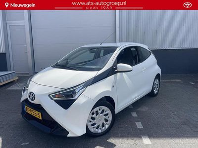 Wit Gebruikt 2019 Toyota Aygo X-play Hatchback | € 12.250 (Eerlijke prijs)