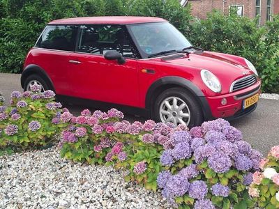 Rood Gebruikt 2002 Mini ONE Hatchback | € 2.000