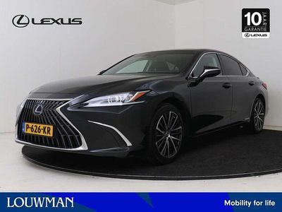Zwart Gebruikt 2022 Lexus ES300 Business Edition Sedan | € 37.950 (Eerlijke prijs)