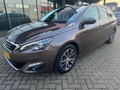 tweedehands Peugeot 308 SW 1.2 PureTech Premium / Pano'dak / LED / Navi