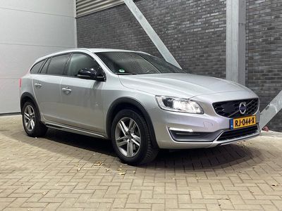 Grijs Gebruikt 2016 Volvo V60 CC Stationwagen | € 14.900 (Super prijs)