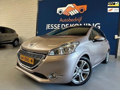 Grijs Gebruikt 2012 Peugeot 208 Allure Hatchback | € 6.500 (Duur)