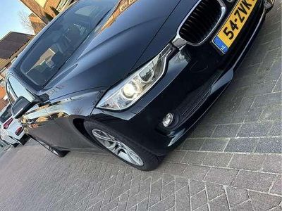 Zwart Occasion 2013 BMW 320 Sedan | € 10.250 (Eerlijke prijs)