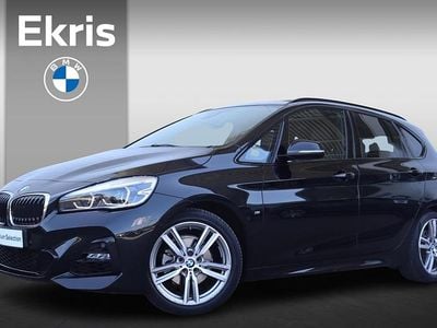 Zwart Gebruikt 2020 BMW 218 Executive Stationwagen | € 24.900 (Eerlijke prijs)
