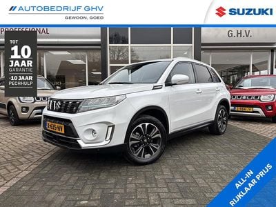 Wit (metallic) Occasion 2023 Suzuki Vitara Style SUV | € 27.450 (Eerlijke prijs)