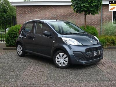 Grijs Gebruikt 2014 Peugeot 107 Access Hatchback | € 4.950 (Iets duurder)