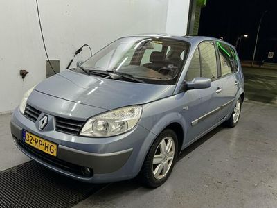 tweedehands Renault Scénic II 1.6-16VComfort PANO Koppeling slipt ! export ?