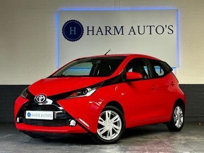 tweedehands Toyota Aygo 1.0 VVT-i x-play 69pk AUTOMAAT/CAM/LED/Airco
