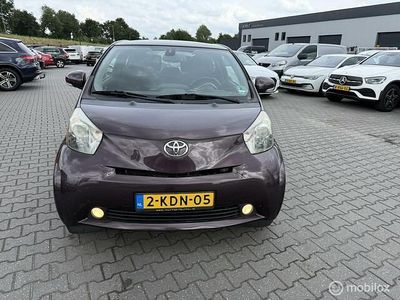 Paars Gebruikt 2009 Toyota iQ Comfort Hatchback | € 3.999 (Eerlijke prijs)