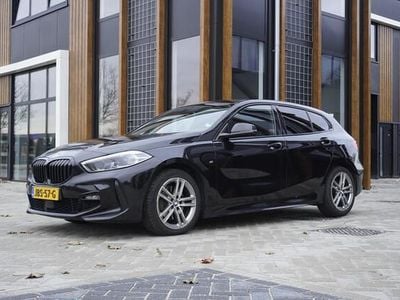 Zwart Occasion 2020 BMW 116 Executive Hatchback | € 18.750 (Eerlijke prijs)