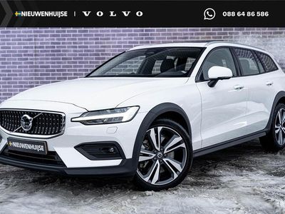 Wit Occasion 2024 Volvo V60 CC Ultimate Stationwagen | € 50.894 (Duur)