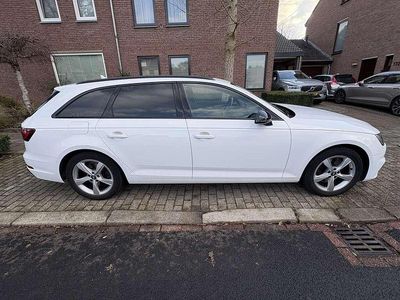 Wit Occasion 2019 Audi A4 Stationwagen | € 24.500 (Duur)