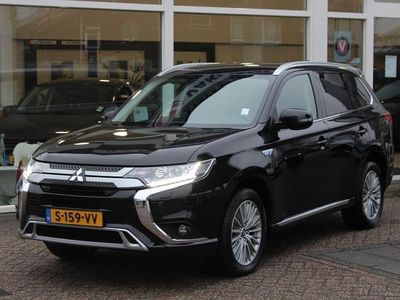 Zwart (metallic) Occasion 2019 Mitsubishi Outlander P-HEV SUV | € 19.450 (Goede deal)