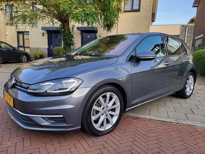 Grijs Gebruikt 2019 VW Golf VII Highline Hatchback | € 15.950 (Eerlijke prijs)