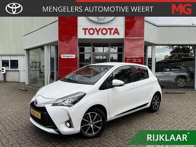 Wit Occasion 2018 Toyota Yaris Hybrid Design Hatchback | € 15.445 (Eerlijke prijs)