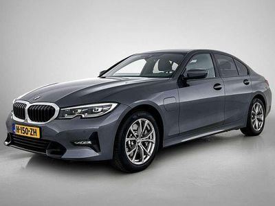 BMW 330e