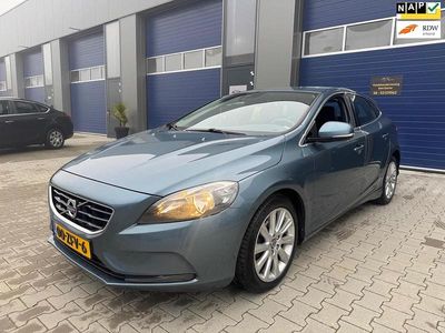Blauw Gebruikt 2012 Volvo V40 Momentum Hatchback | € 4.950 (Eerlijke prijs)