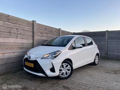 Wit Occasion 2019 Toyota Yaris Hybrid Active Hatchback | € 14.750 (Goede deal)