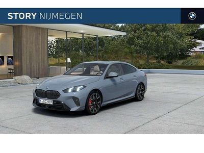 Grijs (metallic) Nieuw 2025 BMW 220 Comfort Edition Coupé | € 58.202 (Eerlijke prijs)