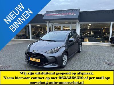 Grijs (metallic) Gebruikt 2023 Toyota Yaris Active Hatchback | € 19.450 (Eerlijke prijs)