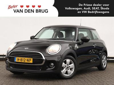 Zwart Gebruikt 2020 Mini Cooper Hatchback | € 16.800 (Eerlijke prijs)
