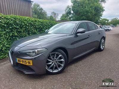Grijs Gebruikt 2017 Alfa Romeo Giulia Super Sedan | € 22.900