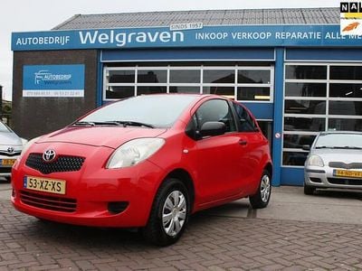 Rood Occasion 2007 Toyota Yaris Hatchback | € 3.225 (Eerlijke prijs)