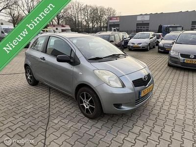 Occasion Toyota Yaris 69 PK (50 kW) 2006 Grijs Hatchback