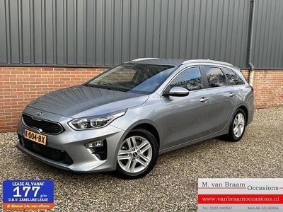 Grijs (metallic) Gebruikt 2020 Kia Ceed Sportswagon Stationwagen | € 12.995 (Eerlijke prijs)