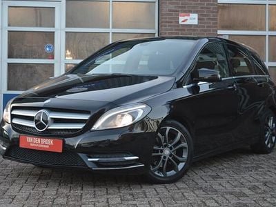 Occasion Mercedes B180 Ambition 123 PK (90 kW) 2013 Zwart (metallic) MPV