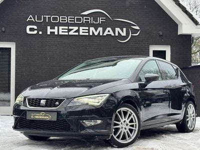 Zwart (metallic) Gebruikt 2016 Seat Leon Style Hatchback | € 12.945 (Eerlijke prijs)