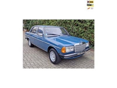 Blauw Gebruikt 1978 Mercedes 200 Sedan | € 12.950