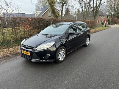Zwart (metallic) Gebruikt 2011 Ford Focus Trend Stationwagen | € 2.250 (Eerlijke prijs)