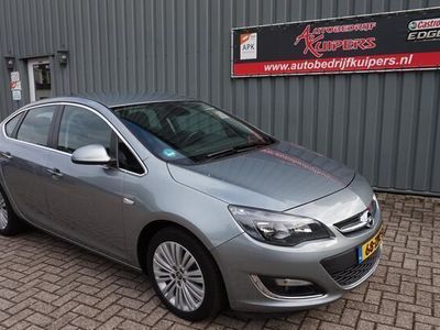 Grijs Occasion 2013 Opel Astra Cosmo Sedan | € 6.250 (Eerlijke prijs)