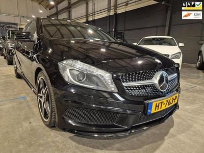 Zwart Gebruikt 2016 Mercedes A180 Ambition Hatchback | € 13.999 (Eerlijke prijs)