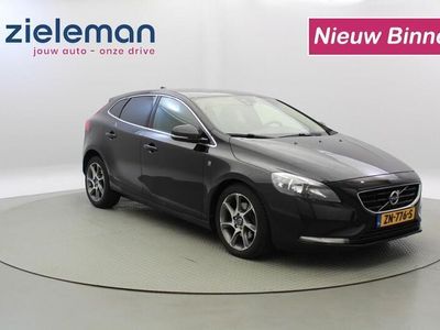 tweedehands Volvo V40 2.0D Ocean Race - Navi, Leer, Trekhaak 190 PK