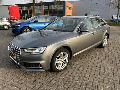 Grijs Occasion 2019 Audi A4 Sport Stationwagen | € 16.495 (Eerlijke prijs)
