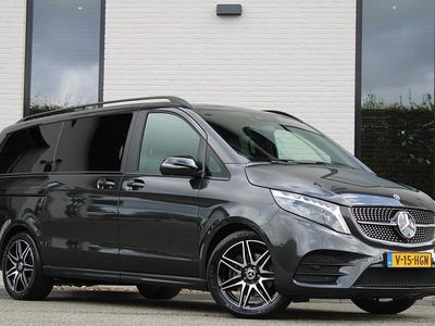 Grijs Occasion 2023 Mercedes V300 AMG MPV | € 65.950 (Goede deal)