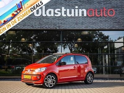 Oranje Gebruikt 2013 VW up! Groove Hatchback | € 8.800 (Iets duurder)