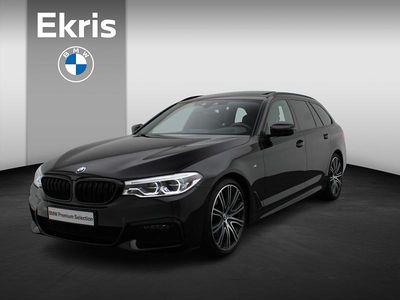 Zwart (metallic) Gebruikt 2019 BMW 520 Executive Stationwagen | € 32.950 (Duur)