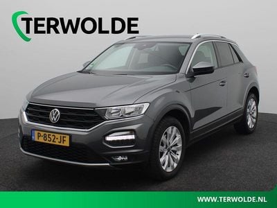 Grijs Gebruikt 2022 VW T-Roc Business SUV | € 25.945 (Goede deal)