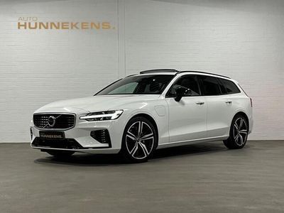 tweedehands Volvo V60 T8 AWD R-Design Recharge | Open dak | Head-up | Massage stoelen | Standkachel | Camera | Stoel koeling